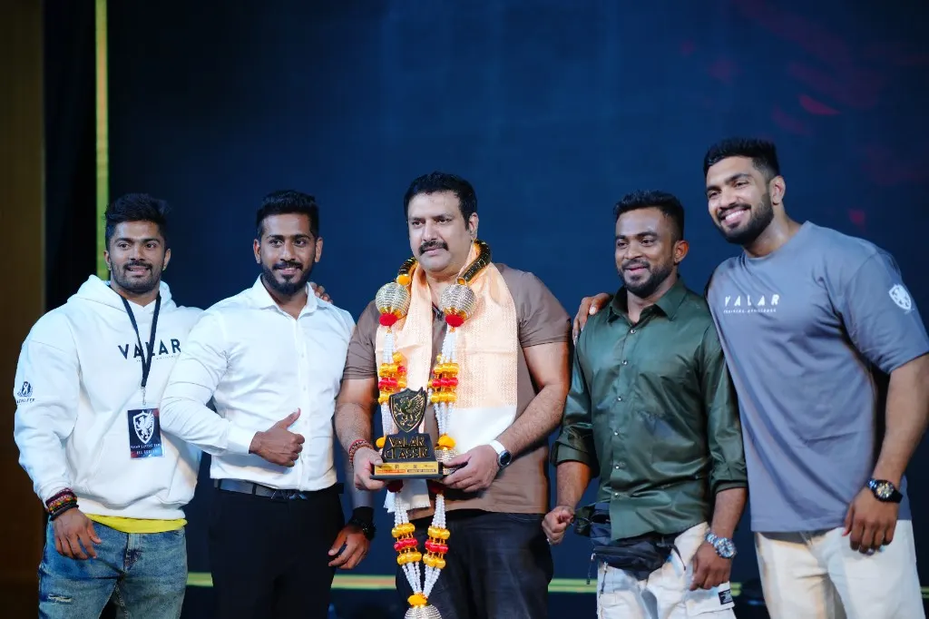 Organizers and guest of honor at Valar Classic awards